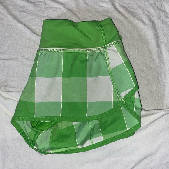 Lululemon Athletica Green/White Plaid Speed Shorts - Picture 1 of 4